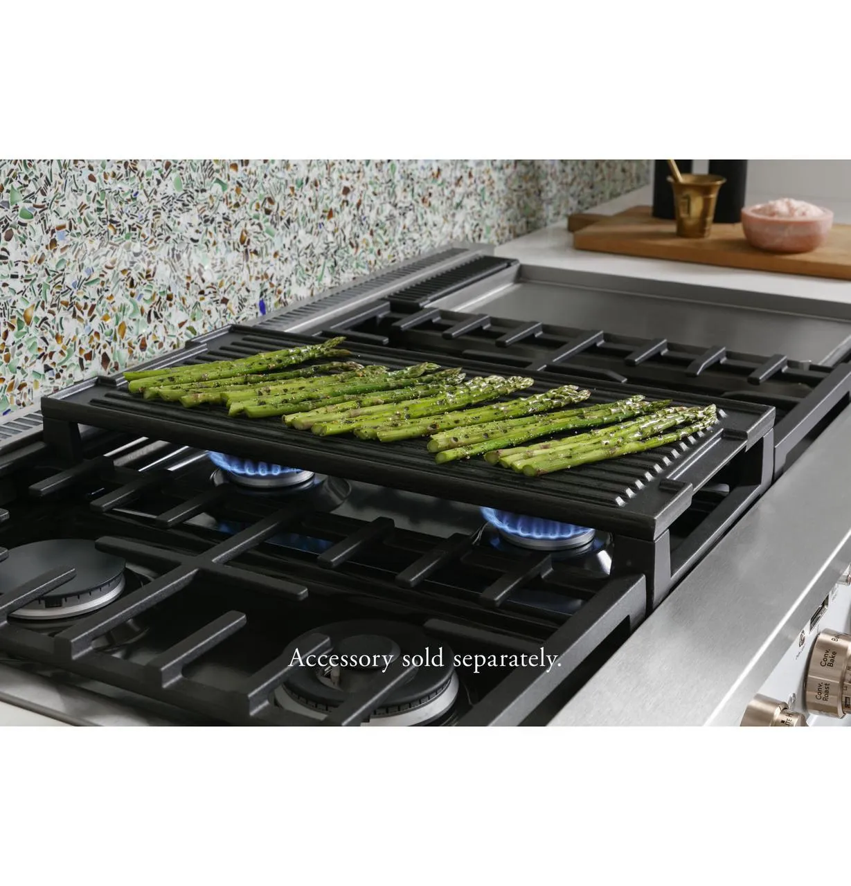 Cafe C2Y366P2TS1 Caf(eback)™ 36" Smart Dual-Fuel Commercial-Style Range with 6 Burners (Natural Gas)