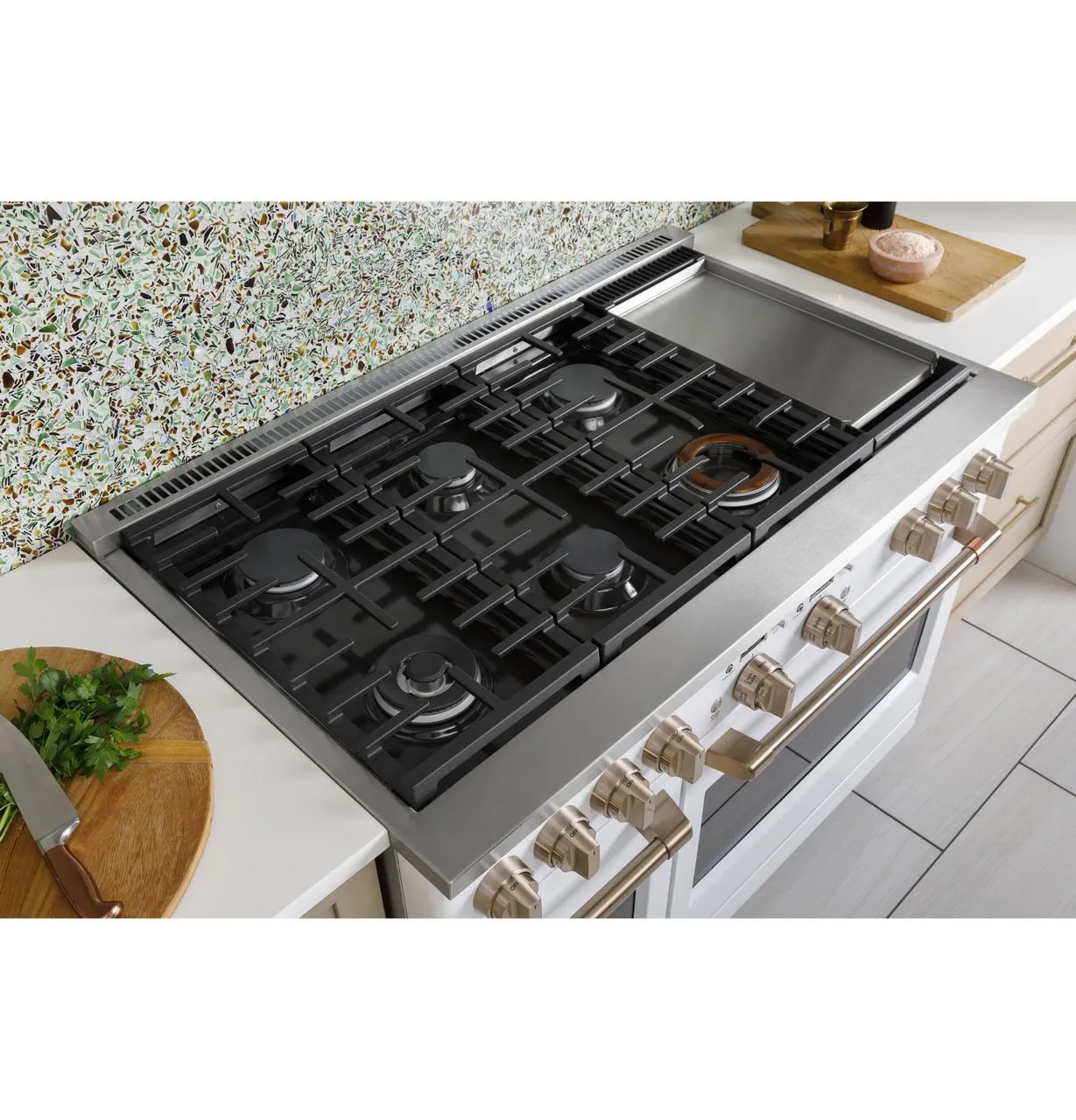 Cafe C2Y486P2TS1 Caf(eback)™ 48" Smart Dual-Fuel Commercial-Style Range with 6 Burners and Griddle (Natural Gas)