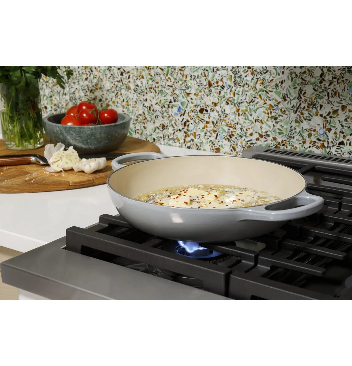 Cafe C2Y486P4TW2 Caf(eback)™ 48" Smart Dual-Fuel Commercial-Style Range with 6 Burners and Griddle (Natural Gas)