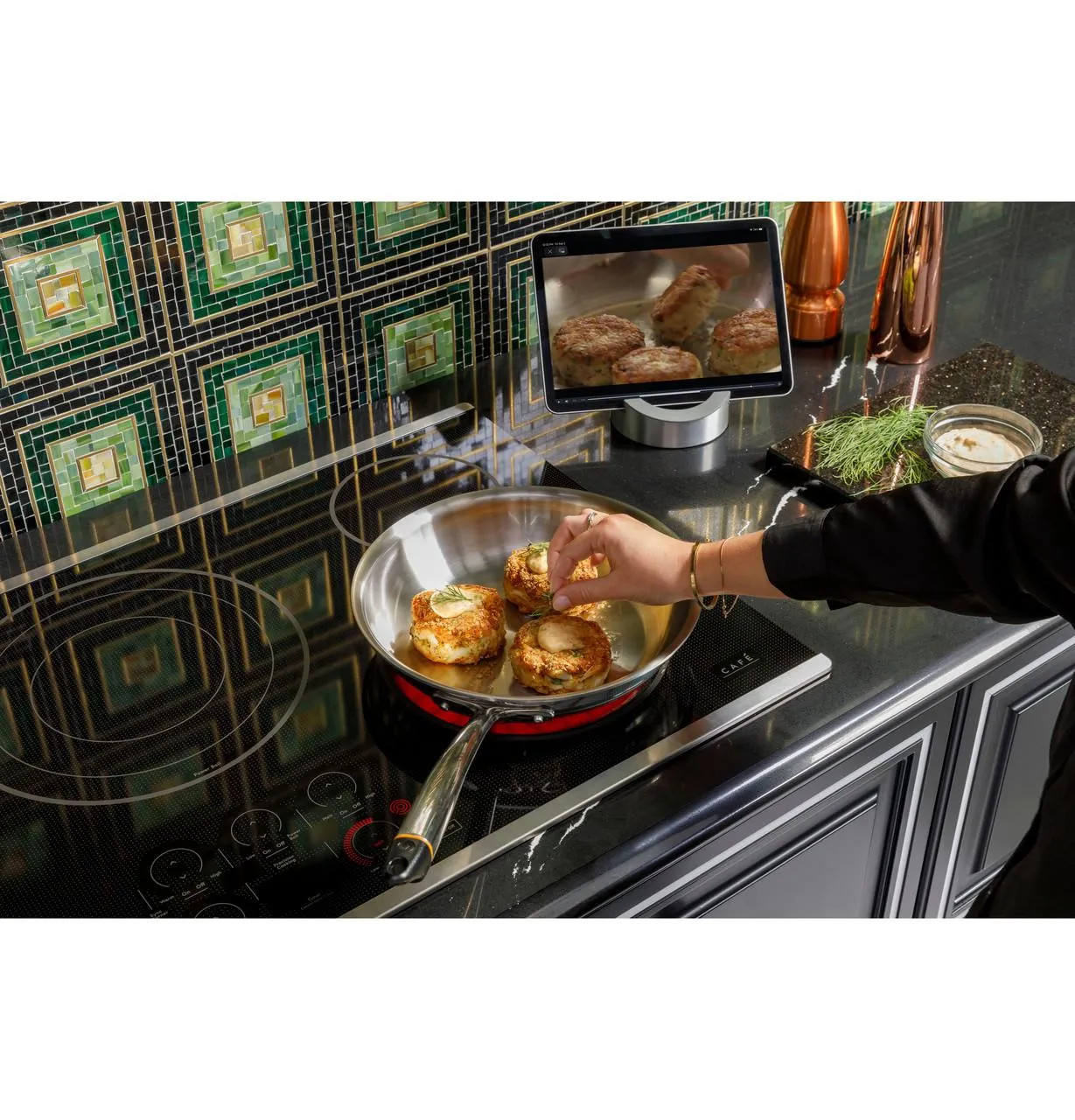 Cafe CEP90301TBB Caf(eback)™ 30" Touch-Control Electric Cooktop