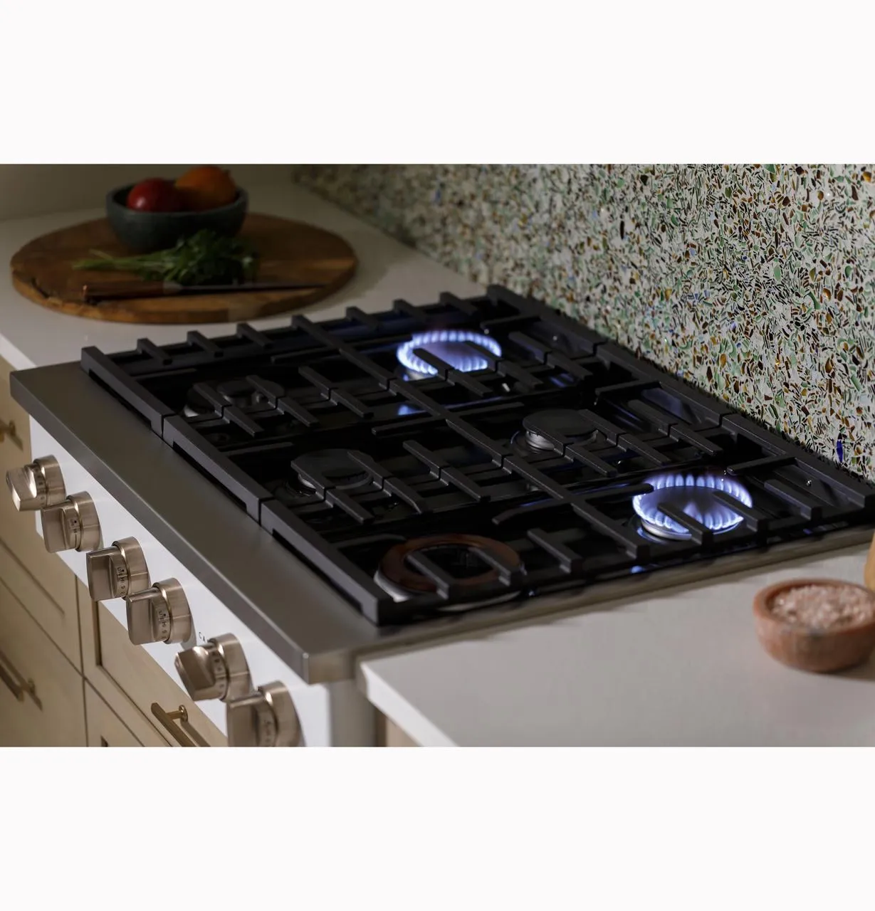 Cafe CGU366P4TW2 Caf(eback)™ 36" Commercial-Style Gas Rangetop with 6 Burners (Natural Gas)