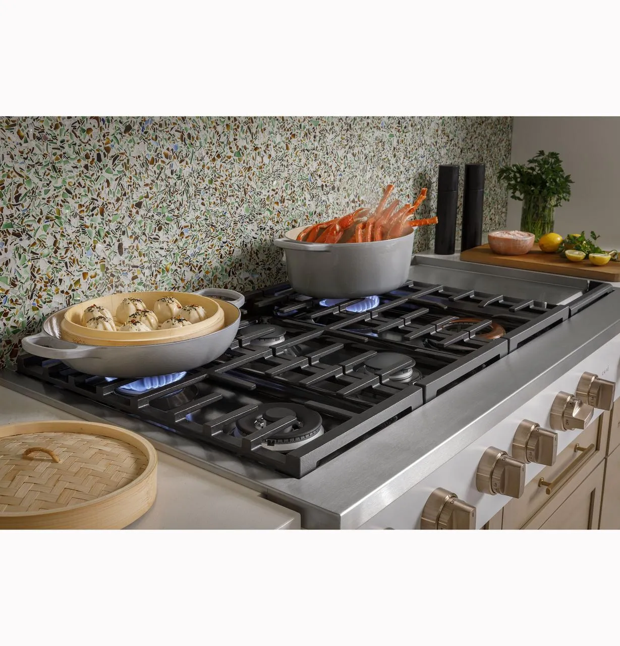 Cafe CGU486P2TS1 Caf(eback)™ 48" Commercial-Style Gas Rangetop with 6 Burners and Integrated Griddle (Natural Gas)