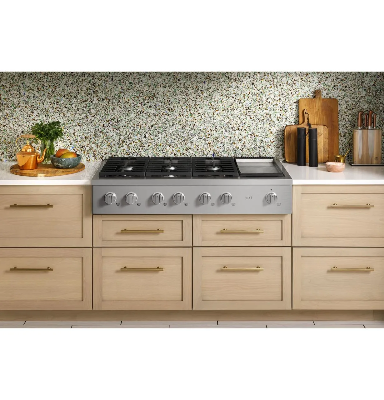 Cafe CGU486P2TS1 Caf(eback)™ 48" Commercial-Style Gas Rangetop with 6 Burners and Integrated Griddle (Natural Gas)