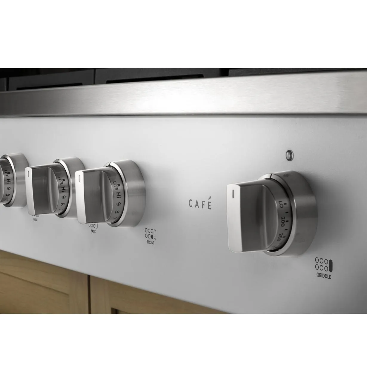 Cafe CGU486P4TW2 Caf(eback)™ 48" Commercial-Style Gas Rangetop with 6 Burners and Integrated Griddle (Natural Gas)