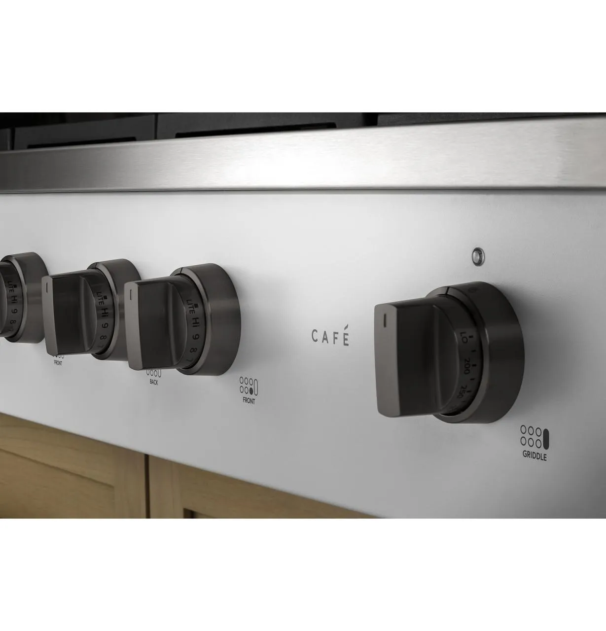 Cafe CGU486P4TW2 Caf(eback)™ 48" Commercial-Style Gas Rangetop with 6 Burners and Integrated Griddle (Natural Gas)