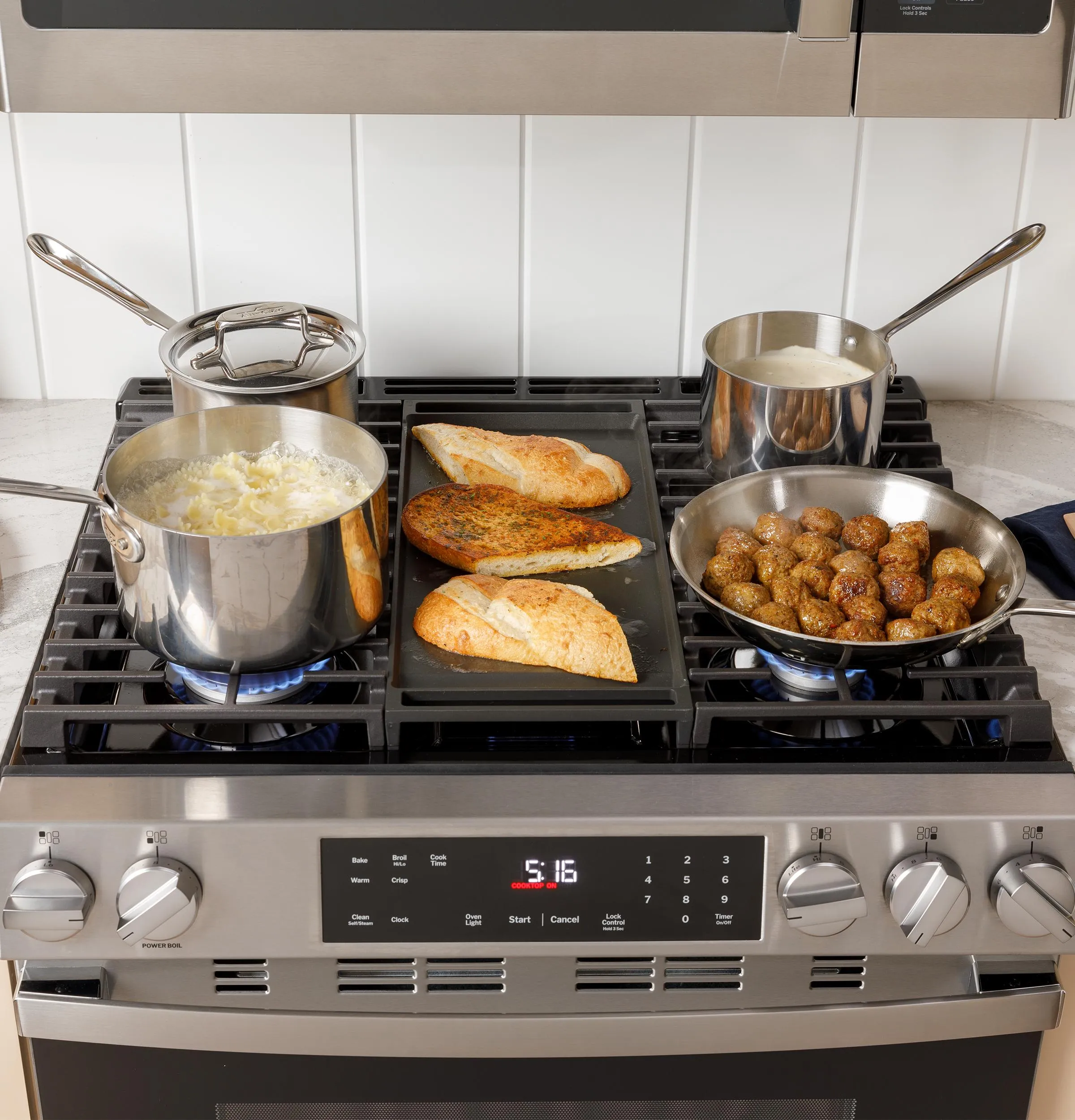 GGF500PVSS GE® 30" Free-Standing Gas Range with Crisp Mode