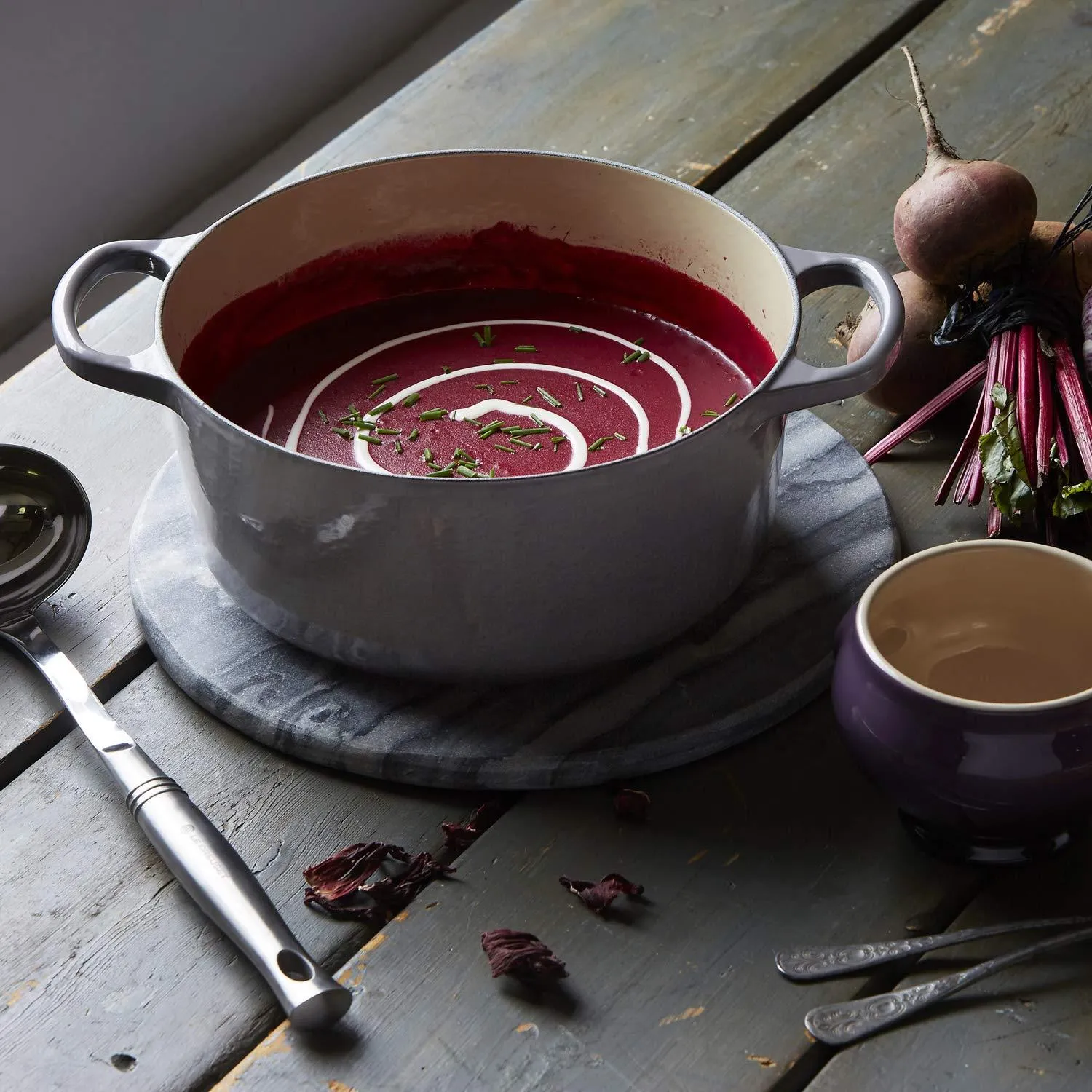 Le Creuset Signature Round 2 Qt. Dutch Oven