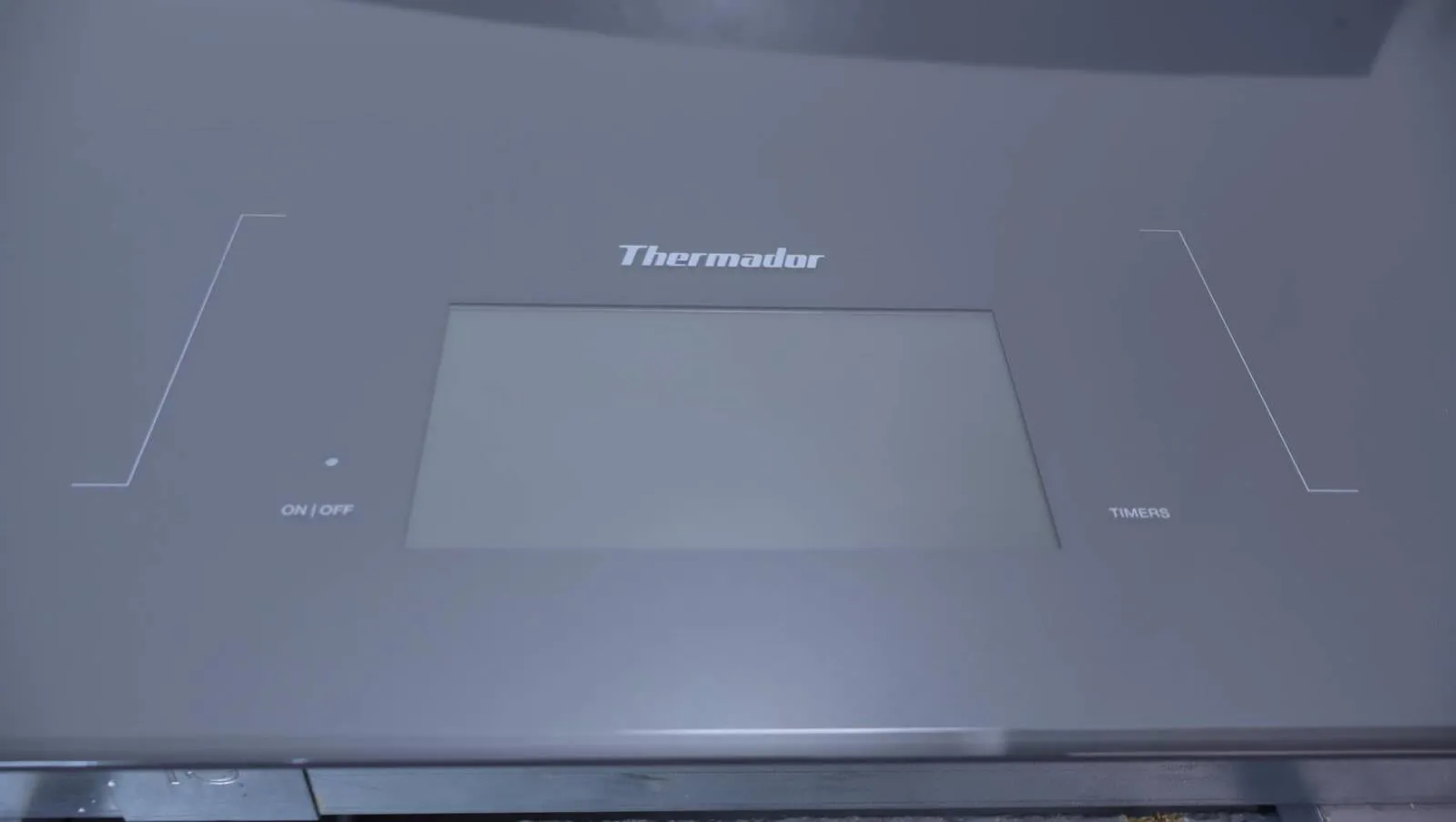 Thermador Masterpiece Freedom Collection 30" Induction Smart Cooktop CIT30YWBB