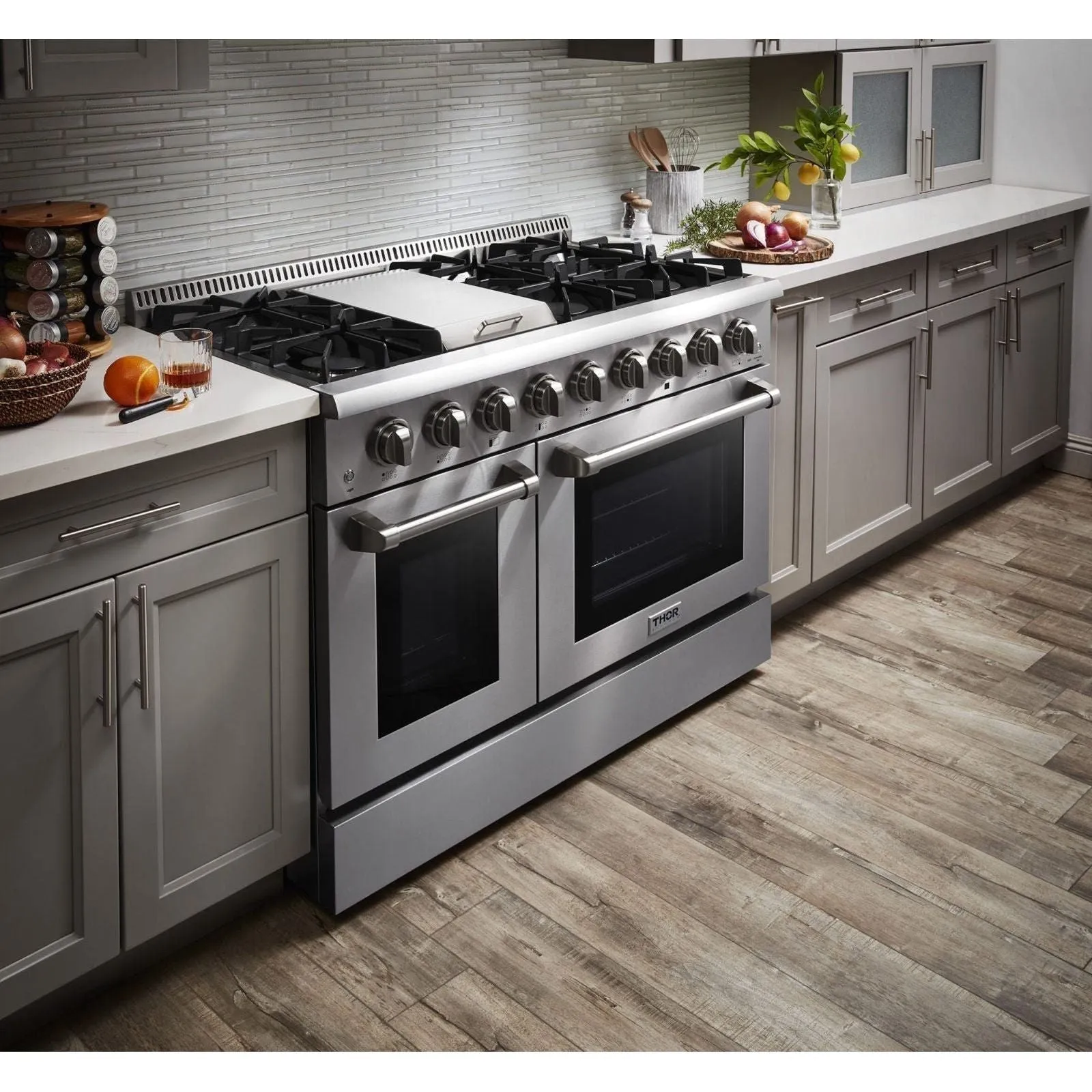 Thor Kitchen 48-Inch 6.7 cu. ft. Dual Fuel Range in Stainless Steel (HRD4803U)